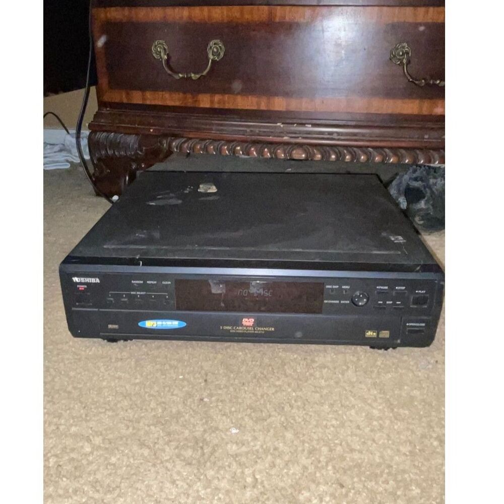 Toshiba SD-2715U 5-Disc DVD CD Player Carousel Changer - Powers On / As-Is